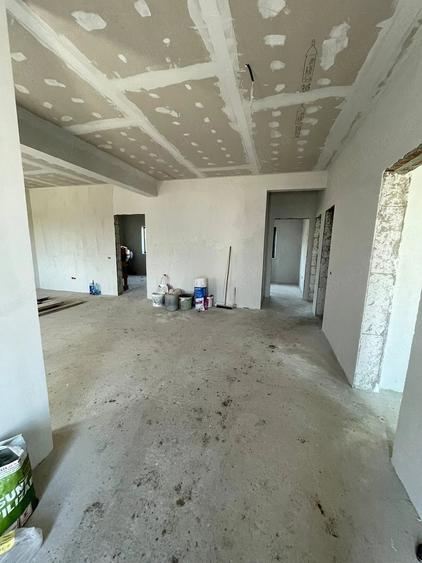 Casă cu Teren 610 Mp în Cumpăna