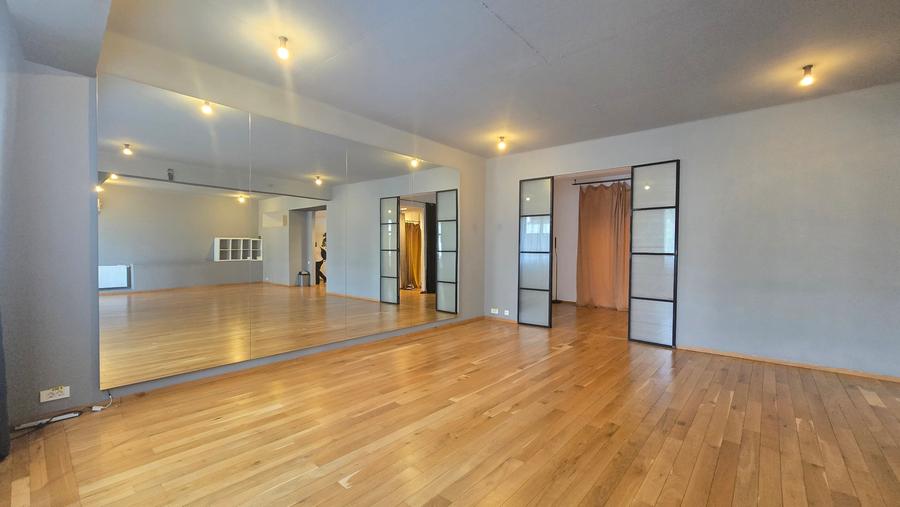 Apartament cu 4 camere decomandat în Eminescu