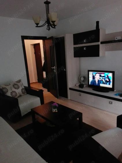 Garsonieră decomandată în Titan