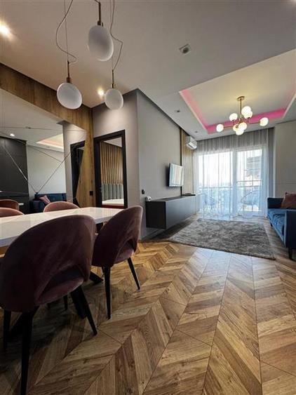 Apartament cu 2 camere semidecomandat, mobilat în Sopor