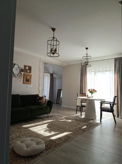 Casă individuală cu 5 camere cu Garaj în Dumbrăvița