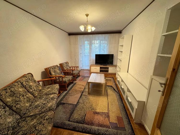 Apartament cu 3 camere decomandat în Central