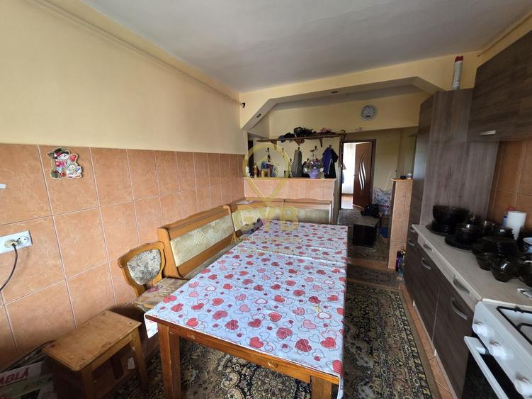 Apartament cu 4 camere decomandat, mobilat în Central