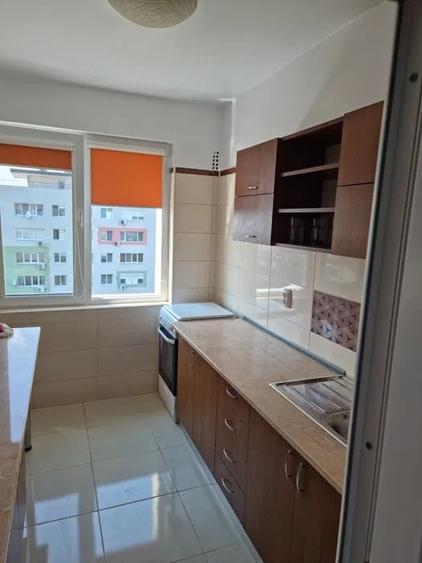 Apartament cu 2 camere semidecomandat, mobilat în 1 Mai