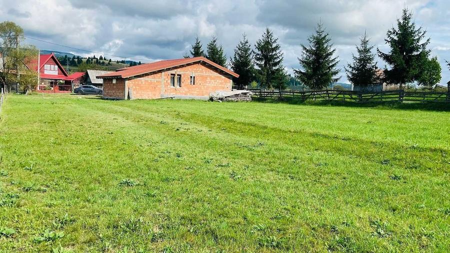 Casă cu 2 camere în Plopiș