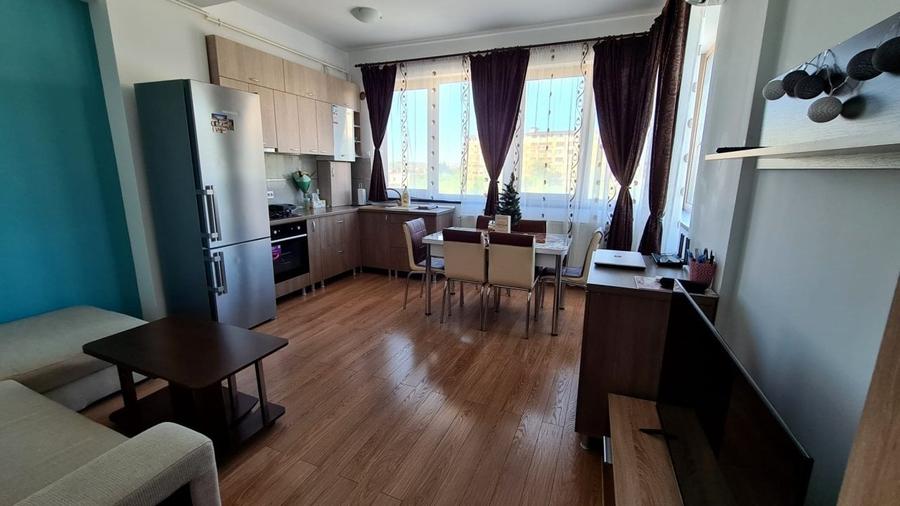 Apartament cu 3 camere decomandat în Tătărași