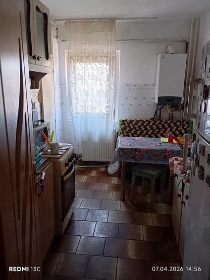 Apartament cu 3 camere decomandat, mobilat în UTA