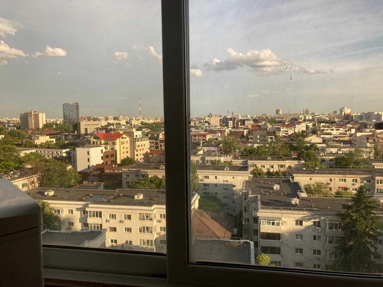 Apartament cu 3 camere decomandat în Floreasca
