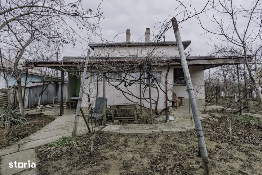 Casă cu 5 camere cu Teren 594 Mp în Trușești