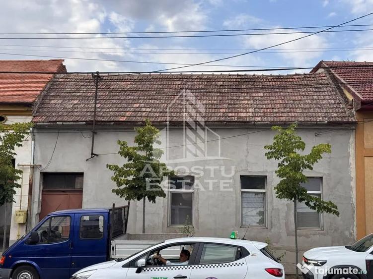Apartament cu 5 camere semidecomandat în Bălcescu