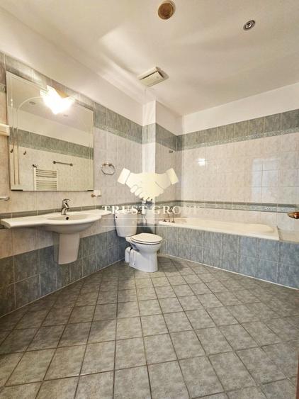 Apartament cu 3 camere semidecomandat, mobilat în Arcul de Triumf