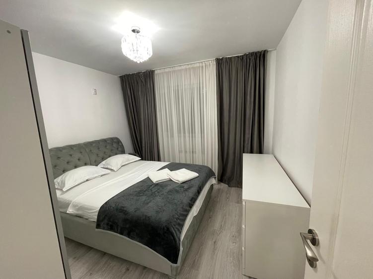 Apartament cu 2 camere semidecomandat, mobilat în P-ța Victoriei