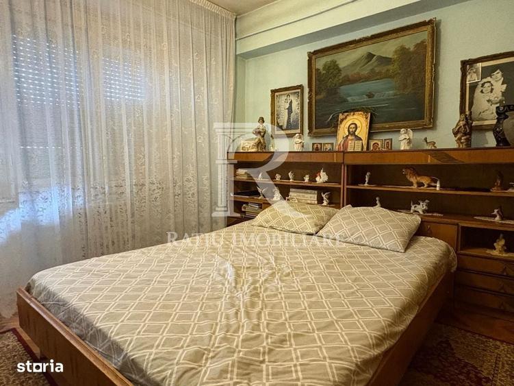 Apartament cu 4 camere decomandat în Dacia