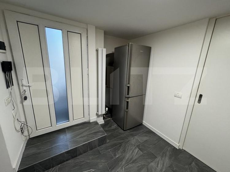 Apartament 2 camere, semidecomandat, curte 50mp Zona Casa Studentilor - 9