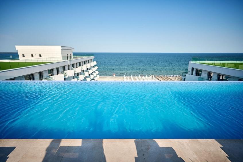 Apartament cu 3 camere decomandat în Mamaia-Sat