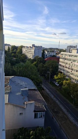 Apartament semidecomandat în Domenii