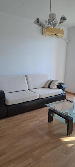 Apartament cu 3 camere semidecomandat în City Park Mall