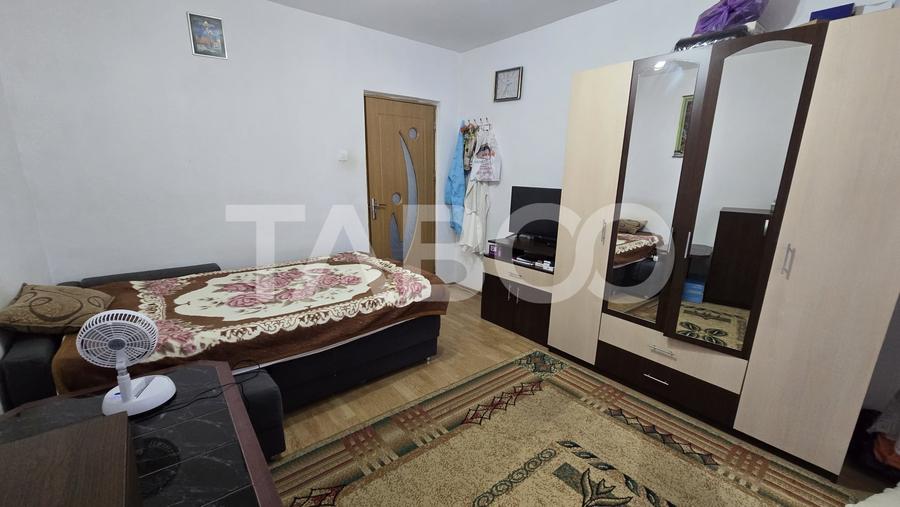 Apartament cu 2 camere decomandat, mobilat în Ștrand