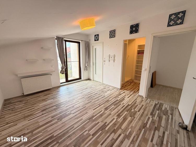 Casă cu 4 camere cu Teren 250 Mp în Tamași