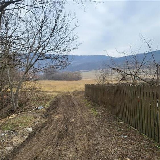 Teren Construcții intravilan de 2200 mp, în Mera