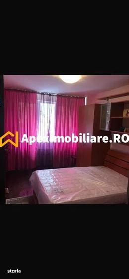 Apartament cu 3 camere semidecomandat în Grivița