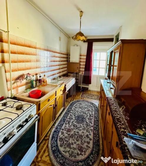 Apartament cu 3 camere decomandat în Unirii