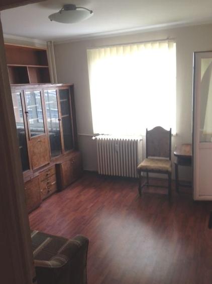 Apartament cu 3 camere în Crângași