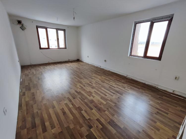 Casă individuală cu 4 camere cu Canalizare în Dâmbovița