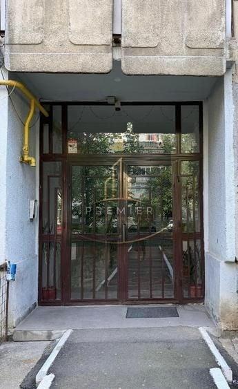 Apartament cu 4 camere decomandat, mobilat în Crângași
