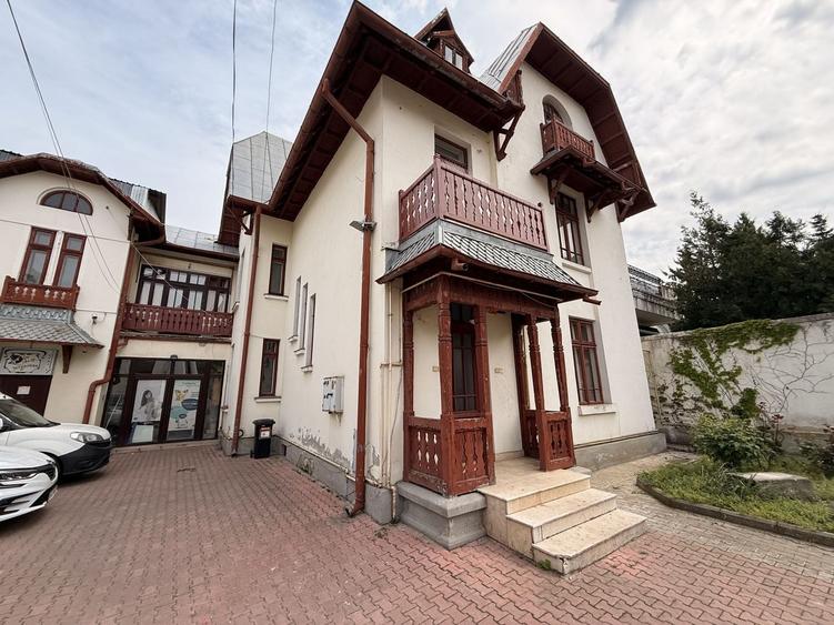 Casă individuală cu 31 camere cu Canalizare în Calea Călărașilor