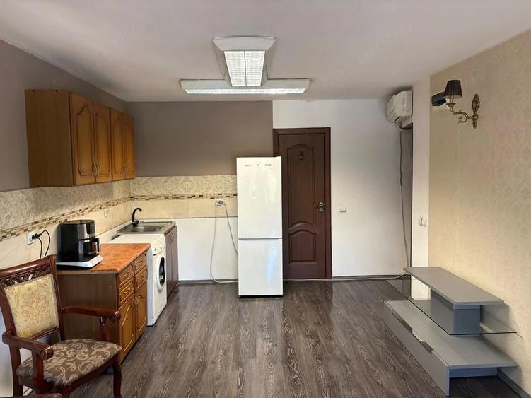 Se inchirieaza apartament in vila zona 13 septembrie - 3