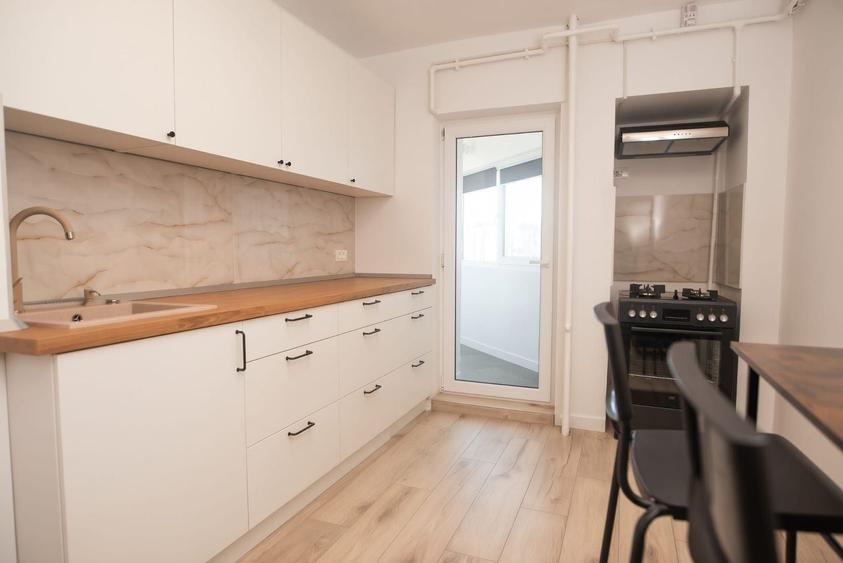 Apartament cu 3 camere decomandat, mobilat în Gara