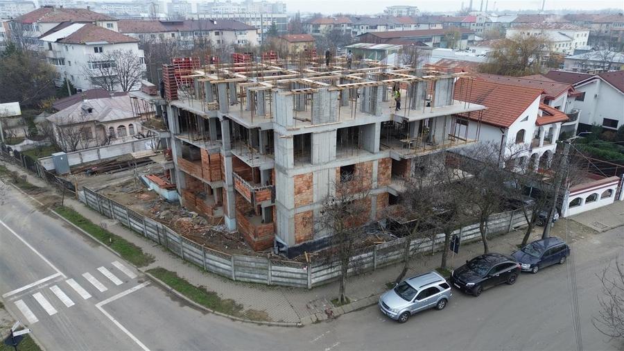 Garsonieră decomandată în Central