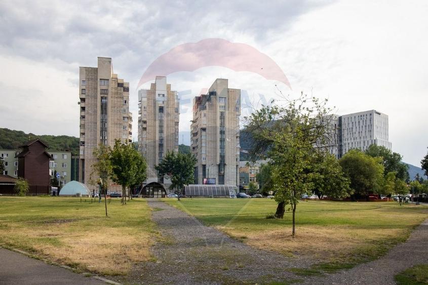 Apartament cu 4 camere de vânzare în zona Centrul Civic - 4