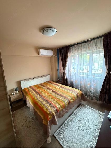 Apartament cu 4 camere decomandat în Rahova