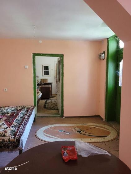 Casă cu 4 camere cu Teren 1300 Mp în Salcia