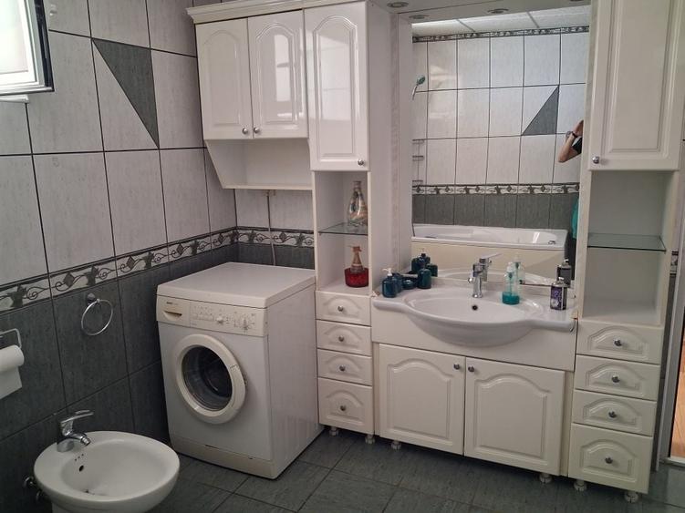 Casă cu 3 camere în Exterior Vest