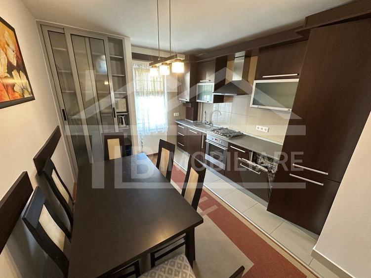 Apartament cu 3 camere decomandat, mobilat în Pandurilor