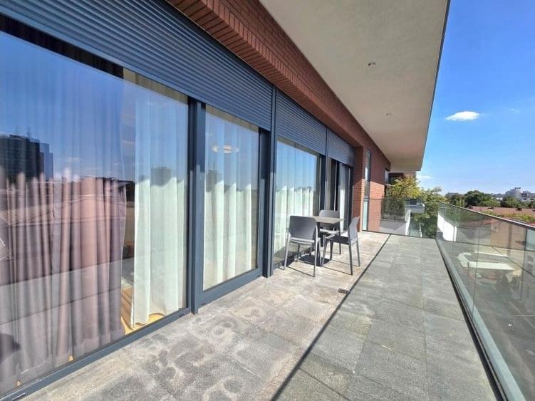Apartament cu 3 camere în Primăverii