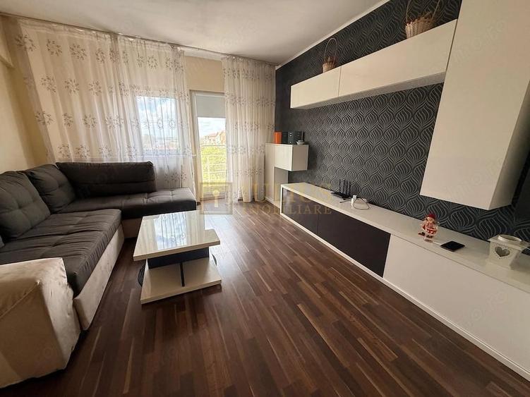 Apartament cu 3 camere decomandat în Șagului