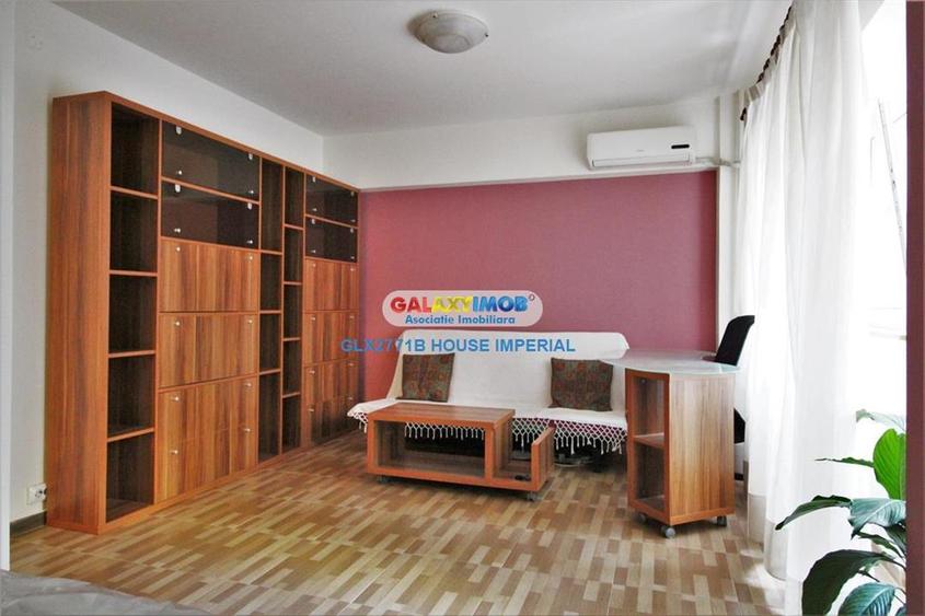 Garsonieră decomandată, mobilată în Batistei