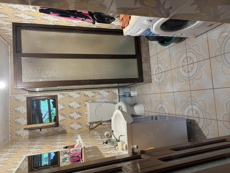 Casă cu 3 camere în Proieni