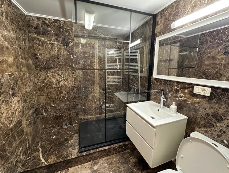 Apartament cu 2 camere decomandat în Crângași