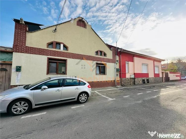 Casă cu 2 camere cu Teren 100 Mp în Central