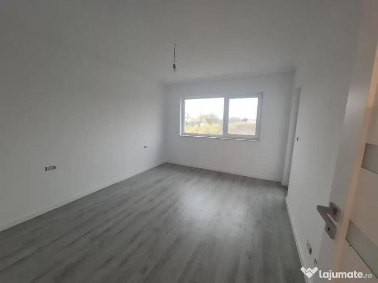 Casă cu 5 camere cu Teren 40 Mp în Gai