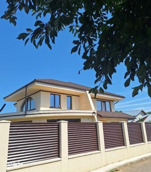 Casă cu 5 camere cu Teren 783 Mp în Cornu
