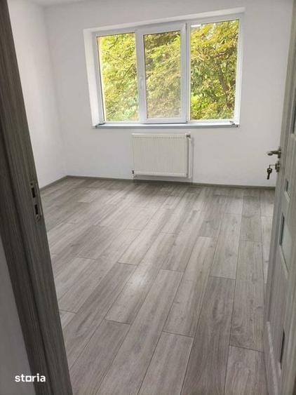 Vand Apartament 3 camere, Semidecomandat, Zona Stadion - 2