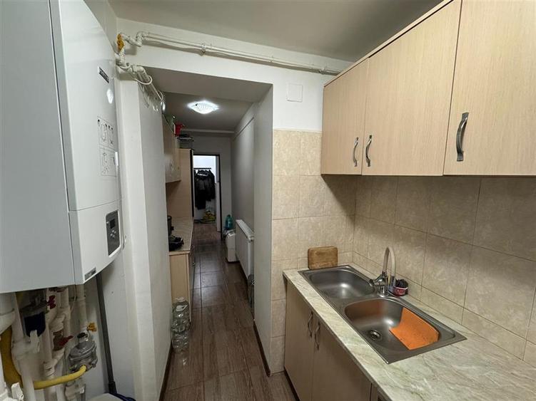 Apartament cu 2 camere decomandat, mobilat în Sud