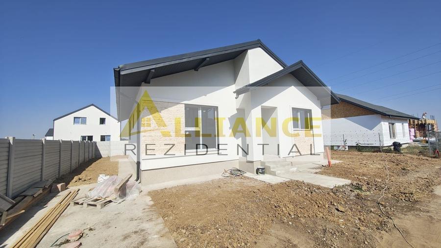 Casă individuală cu 4 camere cu Canalizare în Berceni