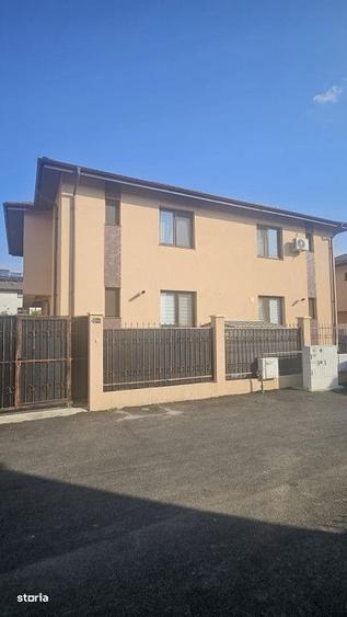 Casă cu 4 camere cu Teren 215 Mp în Prelungirea Ghencea